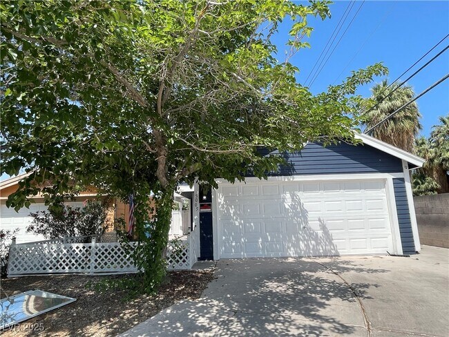 Building Photo - 5005 Celebrity Cir