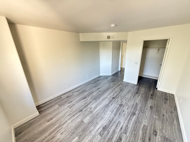Foto del edificio - 5405 Kester Ave
