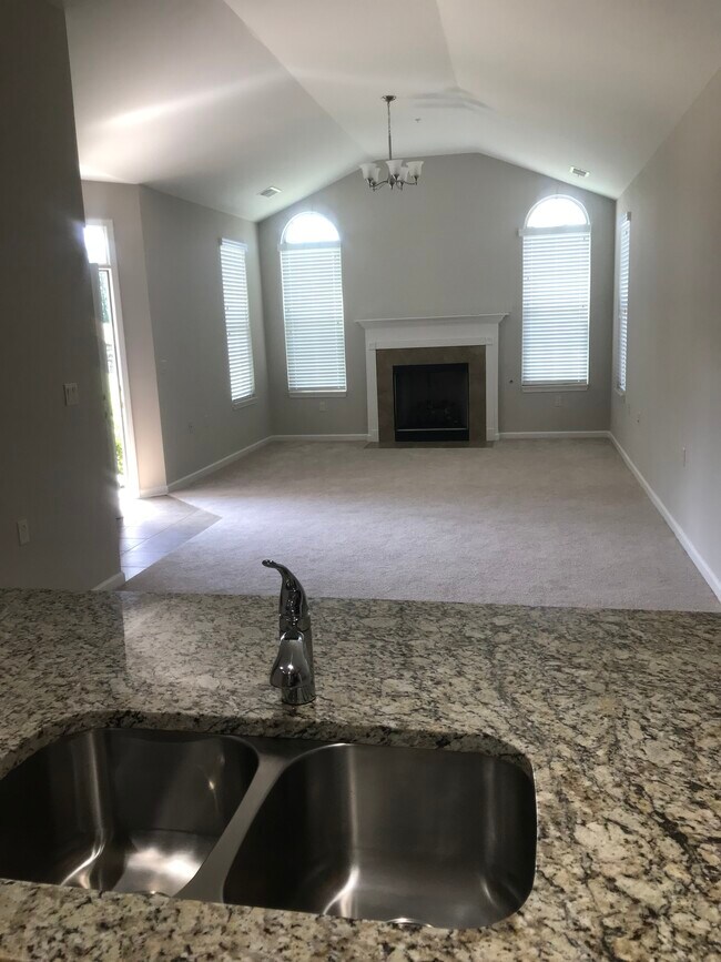 Foto del edificio - 1610 E Southfield Cir