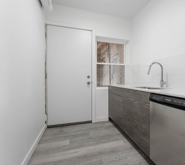 Foto del edificio - 6100 N Paulina St