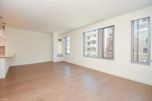 Building Photo - 1 br, 1 bath Condo - 45 Lewis St Apt 220