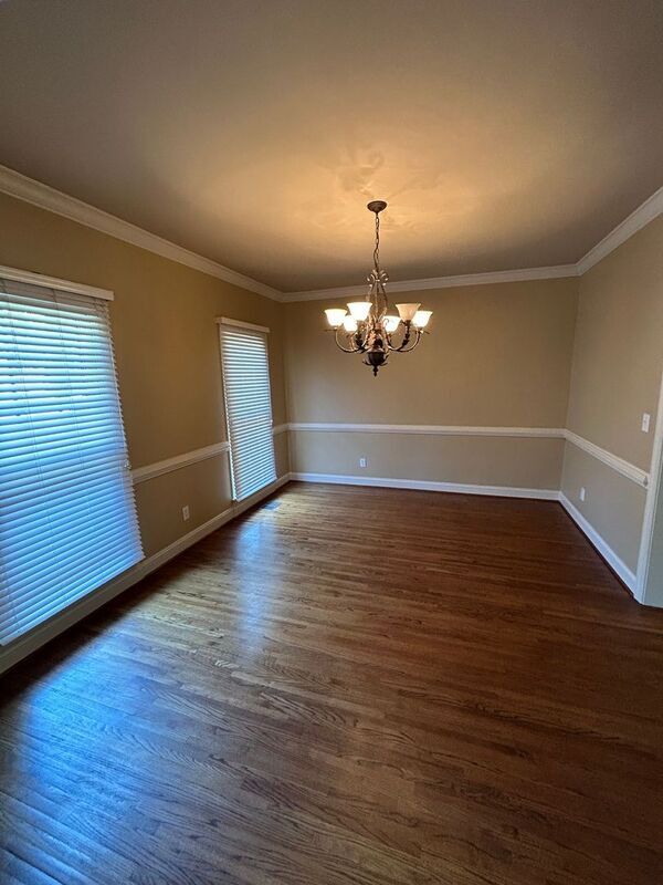 Building Photo - 212 Windchase Dr