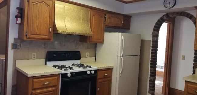 Building Photo - 2410 University Ave NE