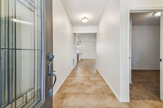 Foto del edificio - 1232 Canyon Oaks Dr