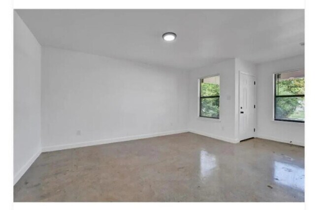 Building Photo - 1369 Chadwick Cir