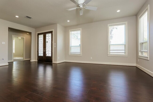 Building Photo - 8618 Valley Song Dr