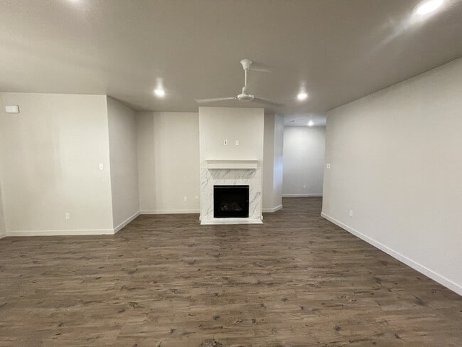 Building Photo - Luxurious Townhome Located In Abbey Glen - Cooper ISD