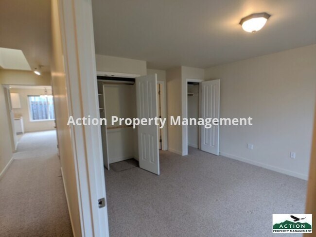 Foto del edificio - 871 E Cedar St