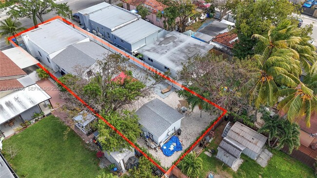 Foto del edificio - 3016 NW 22nd Ct
