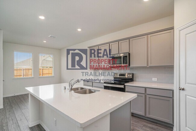 Foto del edificio - Charming 3-Bedroom Home in Desirable Neighborhood!