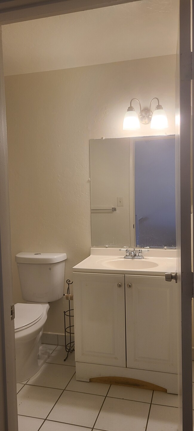 Foto del edificio - 8090 Greenridge Dr