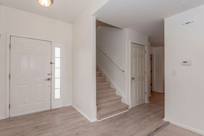 Building Photo - Spacious Duplex with Fenced Yard