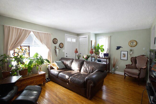 Sala de estar - 93 Clayton St