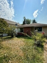 Building Photo - 1104 G St