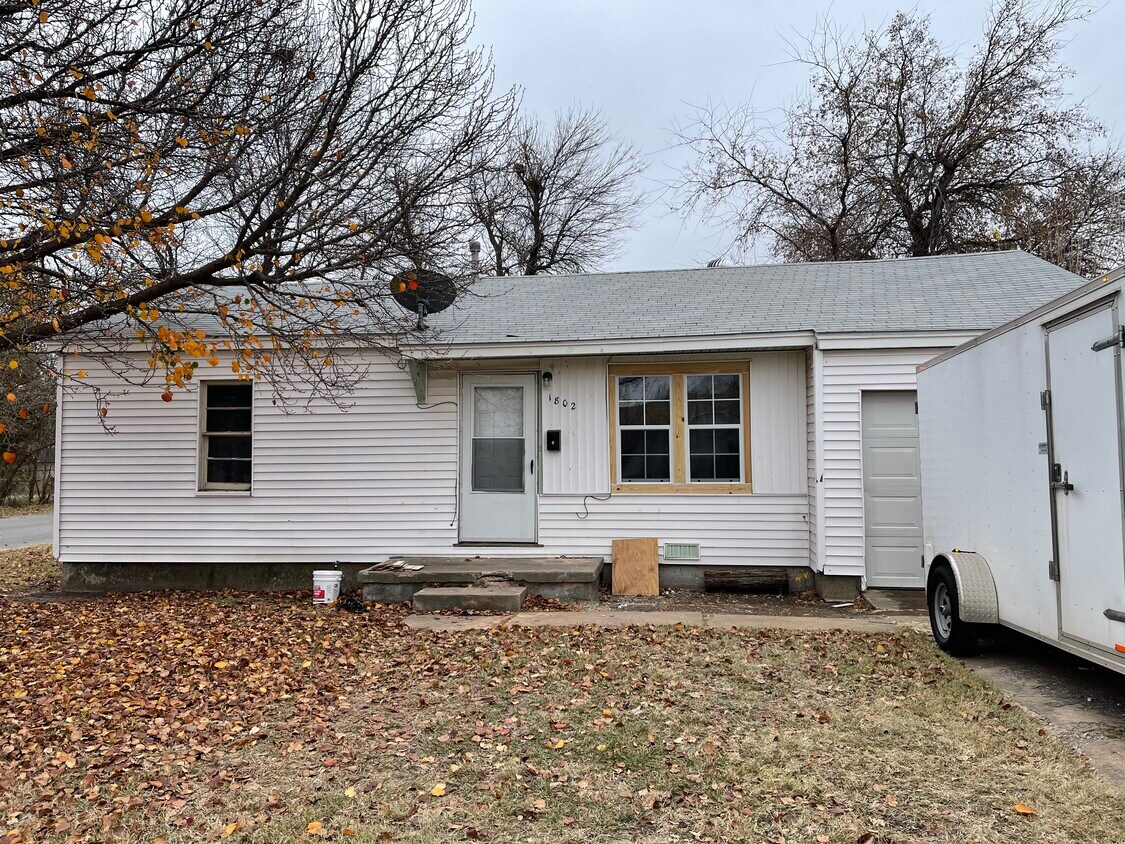 Primary Photo - 1802 NW Ozmun Ave
