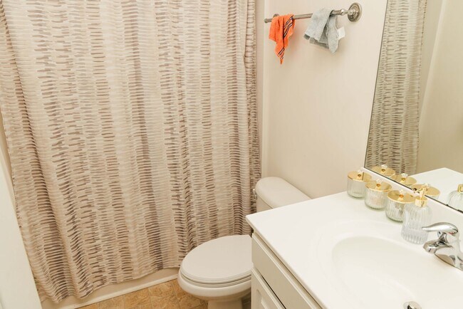 Foto del edificio - Comfort, Convenience, and Community Living...