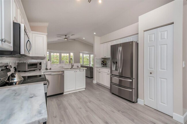 Building Photo - 11030 Harbour Springs Cir