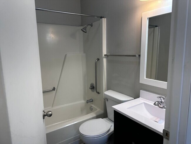 Foto del edificio - 1014-1028 Shagbark Dr