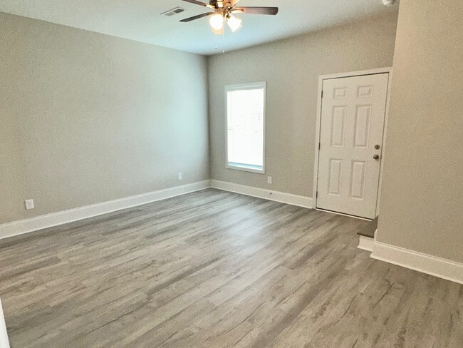 Building Photo - 2879b Jubilee Dr