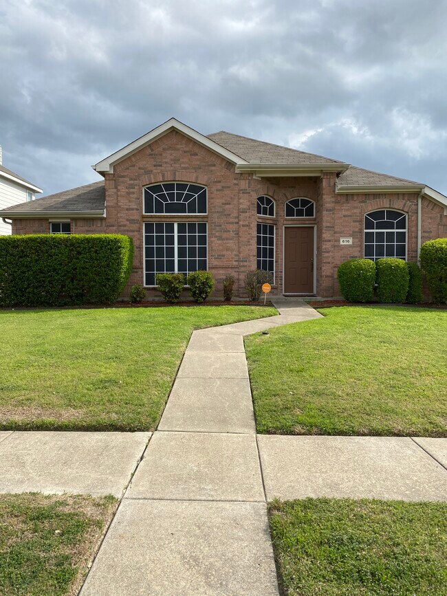 Foto del edificio - 616 Kari Anne Ln