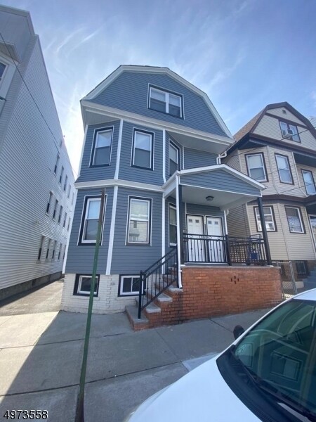 Primary Photo - 144 Wilson Ave