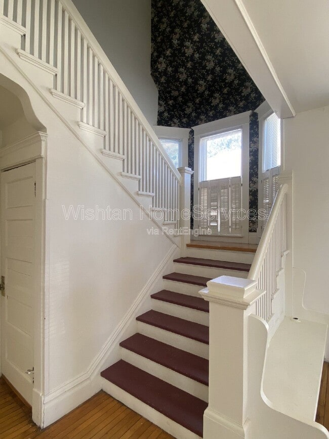 Building Photo - 224 N Ward St