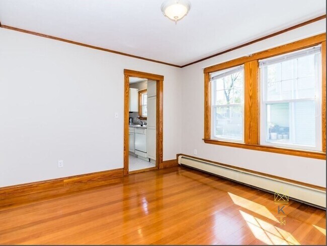 Building Photo - 155 Alder St