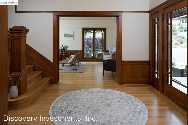 Building Photo - 3 br, 3 bath House - 6596 Chabot Road