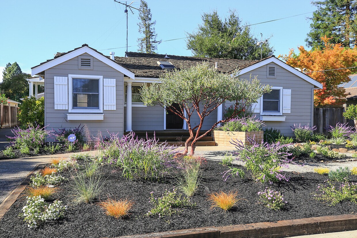 Primary Photo - Lovely South Los Altos Home w/ Gardener's ...