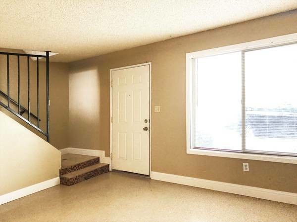 Building Photo - 2909 S Chester Ave