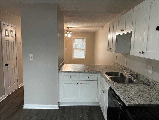 Foto del edificio - 5144 Spring St