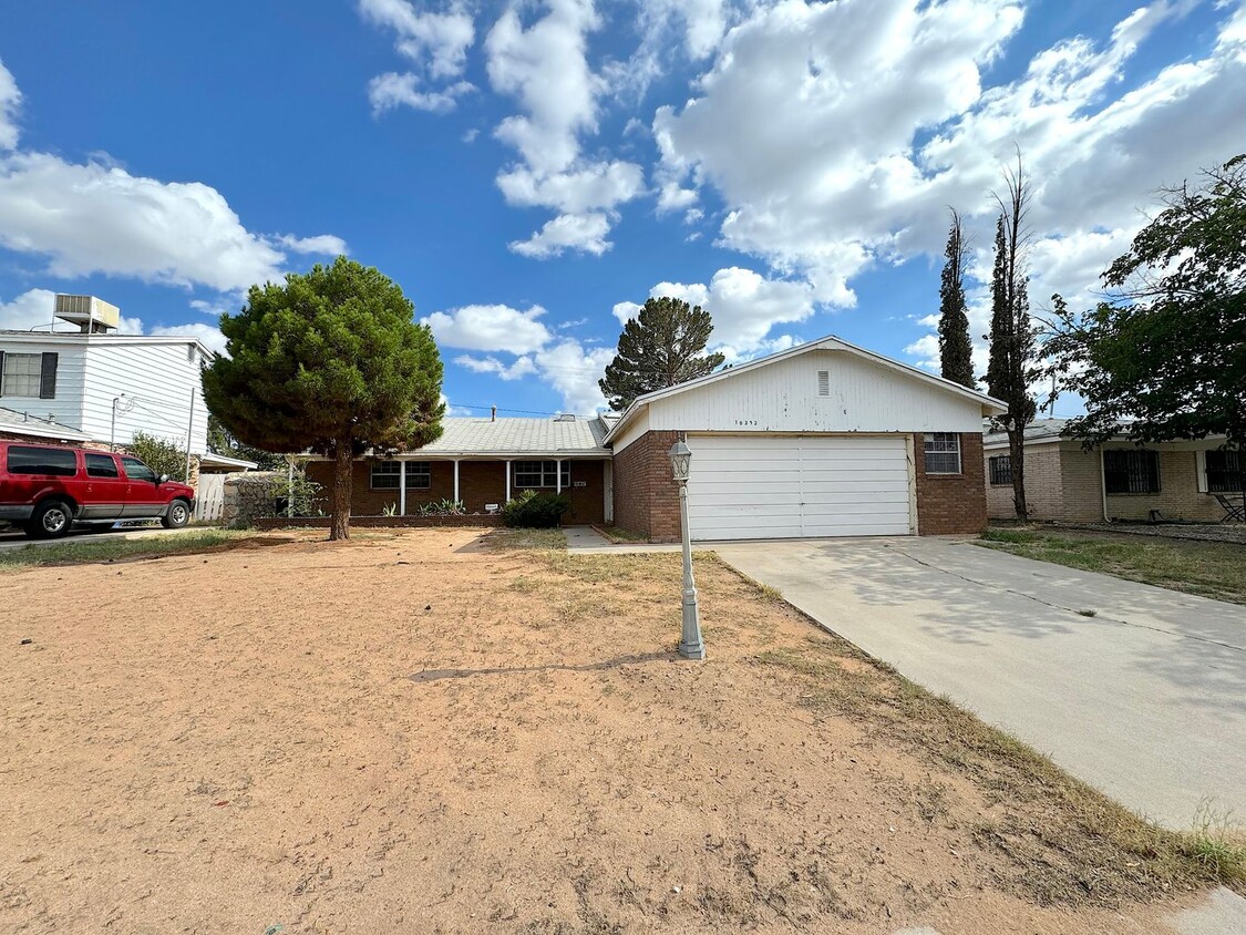Foto principal - East El Paso 4 bed Refrig A/C