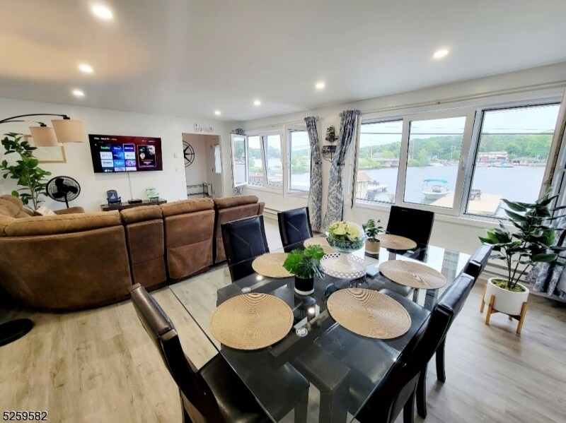 Foto principal - 9 S Lakeside Ave