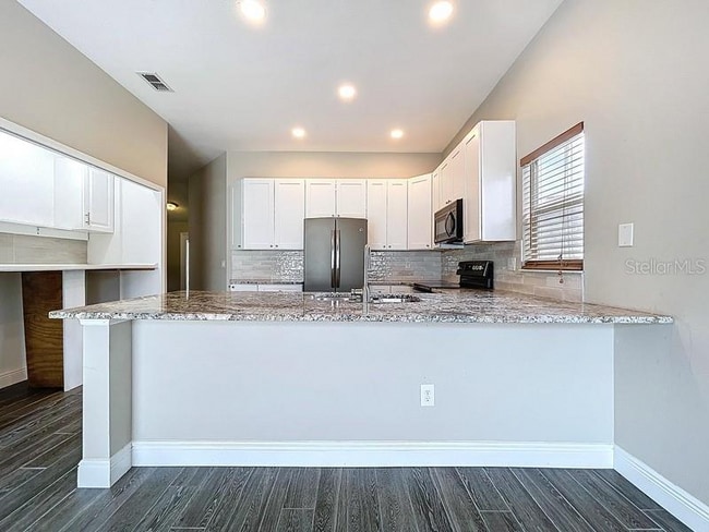 Building Photo - 2049 Darlington Oak Dr