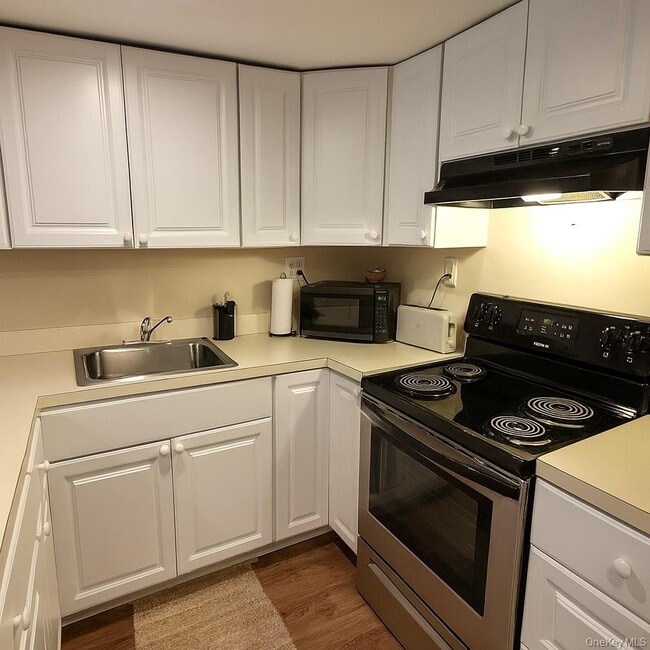 Foto del edificio - 41 Elizabeth Way