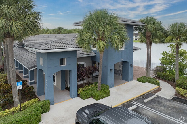 Entrance - Emerald Lake Apts