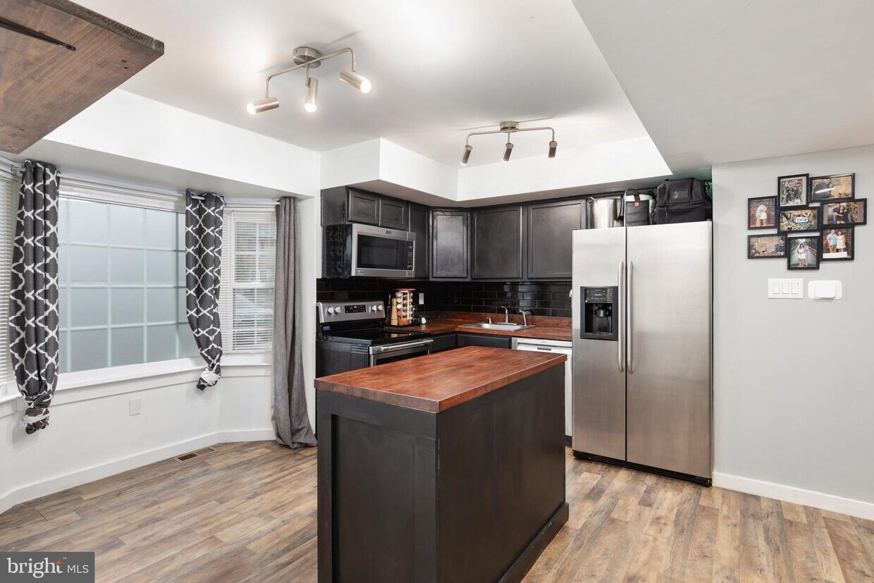 2857 Bowes Ln, Woodbridge, VA 22193 Townhouse for Rent in Woodbridge