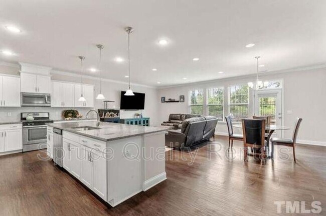 Building Photo - 311 Fenella Dr