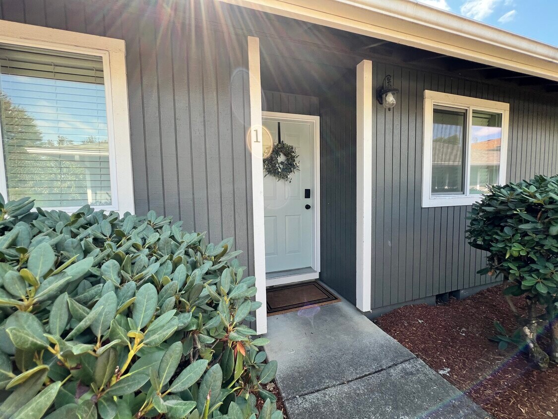 Foto principal - 376 Catron Street North