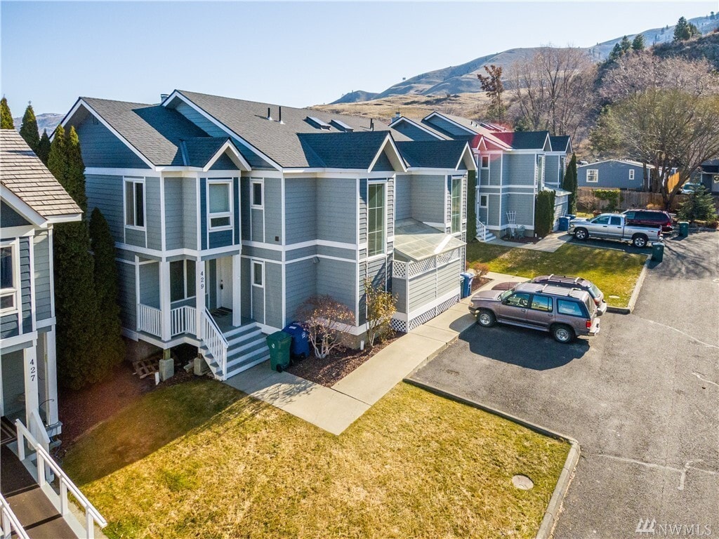 429 ster Ave, Chelan, WA 98816 Townhome Rentals in Chelan WA