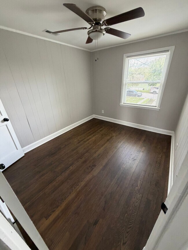 Foto del edificio - 1652 E Cold Spring Ln