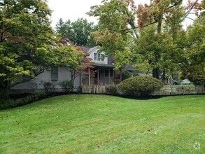 Building Photo - 926 Tibbetts Wick Rd