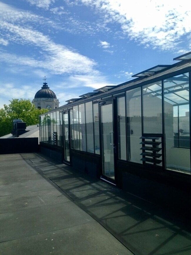 Foto del edificio - 108 W 6th St