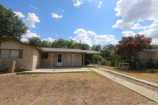 Building Photo - 6010 Shoreview Pl