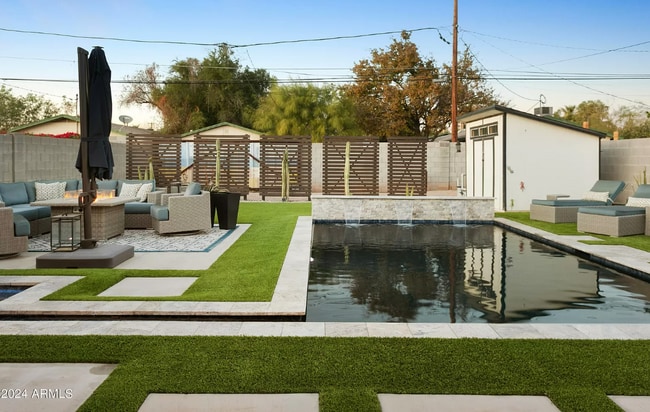 Brand new heated pool & spa with waterfall and light features - 928 E Whitton Ave