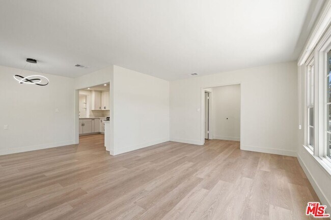 Building Photo - 2943 Los Olivos Ln