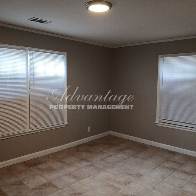 Building Photo - Charming 2 Bedroom | 1 Bath | Berclair - O...