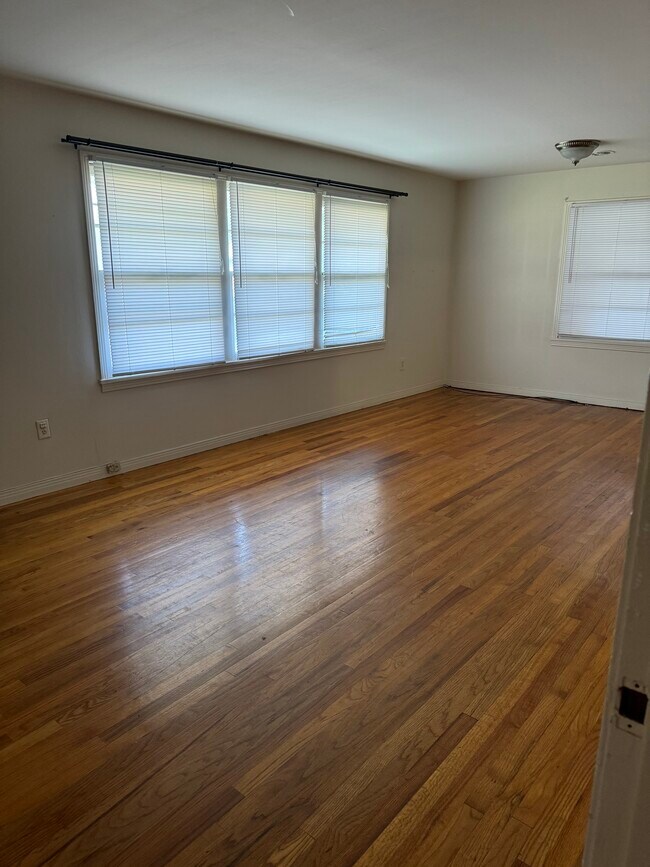 Foto del edificio - 313 N Dean Rd