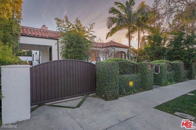 Building Photo - 3 br, 3.5 bath House - 6706 Drexel Ave