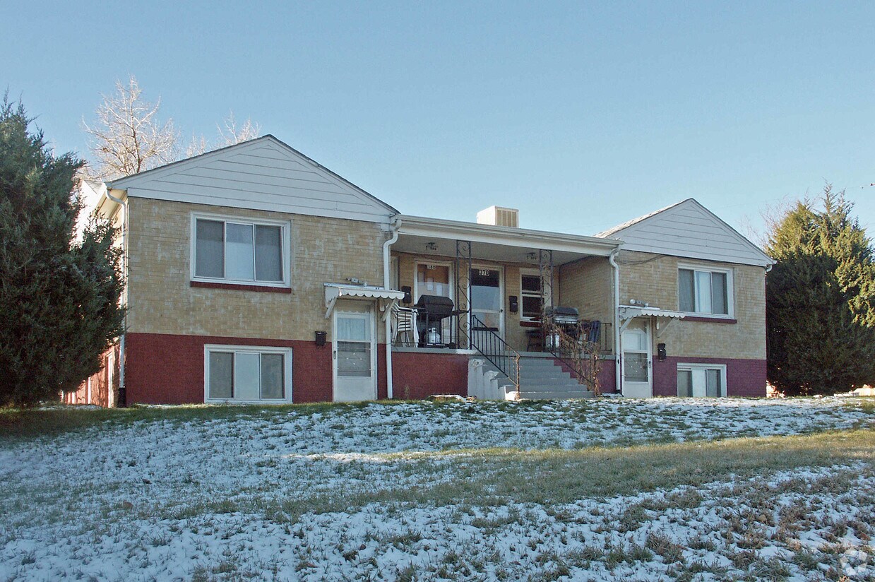 Foto principal - R-2 Zoned Apartment Bldg